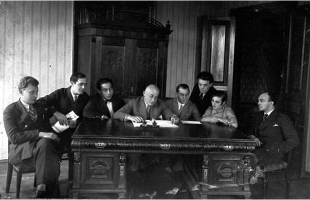 Members of the Yiddish State Theater, Moscow, USSR ,1927 (The Oster Visual Documentation Center, Zuskin Collection)